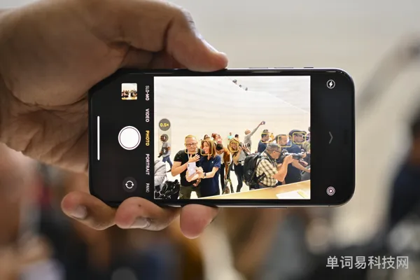 iphone11屏幕不清晰(苹果11感觉画质模糊怎么解决)