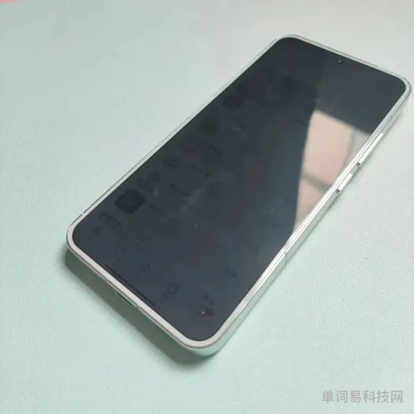 小米13屏幕是什么屏(小米13是曲面屏还是直屏)