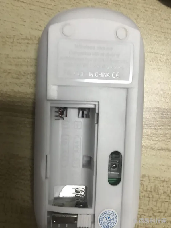 鼠标中的电池是几号电池(罗技自带的电池是什么品牌)