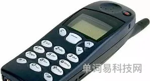 彩屏手机是哪一年出来的(国内最早的彩屏手机)