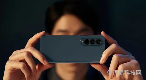 三星GalaxyZFold4评测(三星zfold3值得买吗)